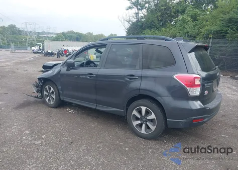 2017 Subaru Forester 2.5I Premium z USA, uszkodzony, nr VIN JF2SJAEC1HH488453